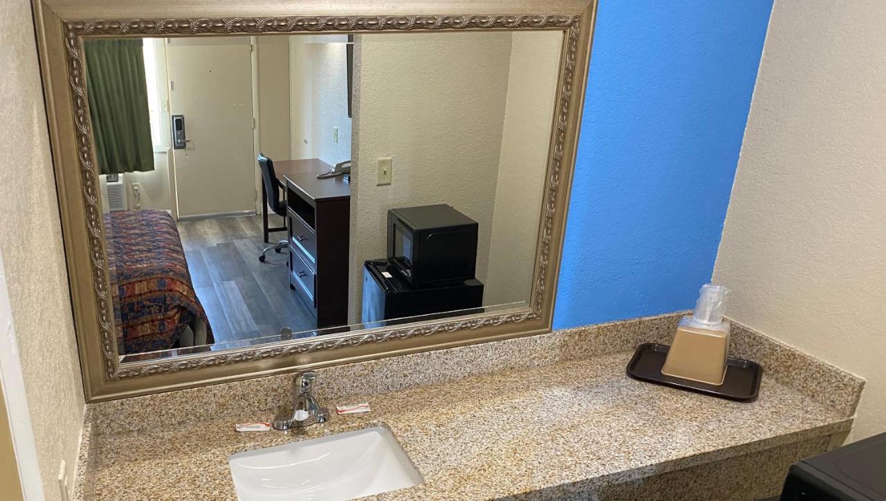 Express Inn Newport News Exteriör bild
